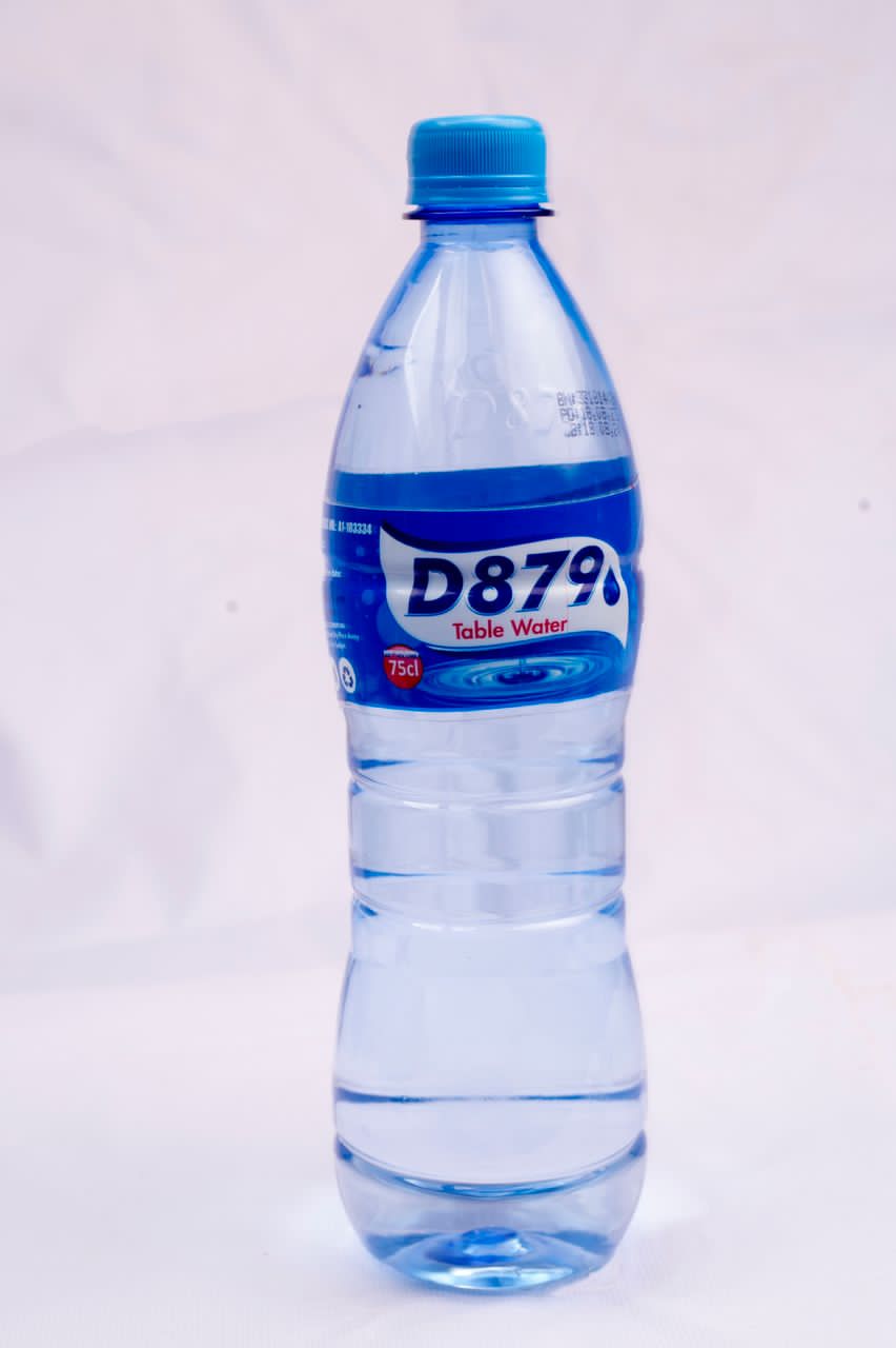 D879 75cl Table Water