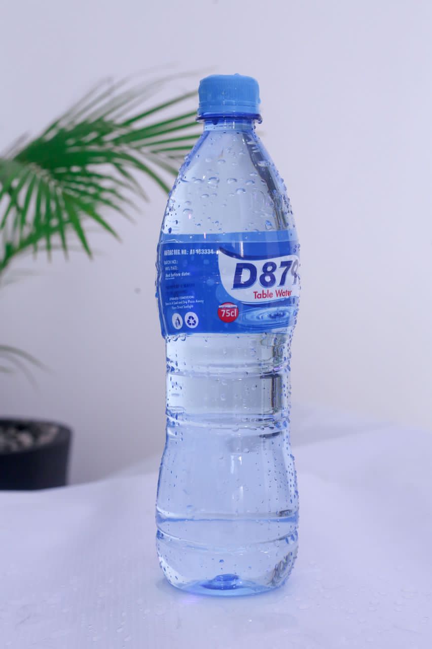 D879 Table Water